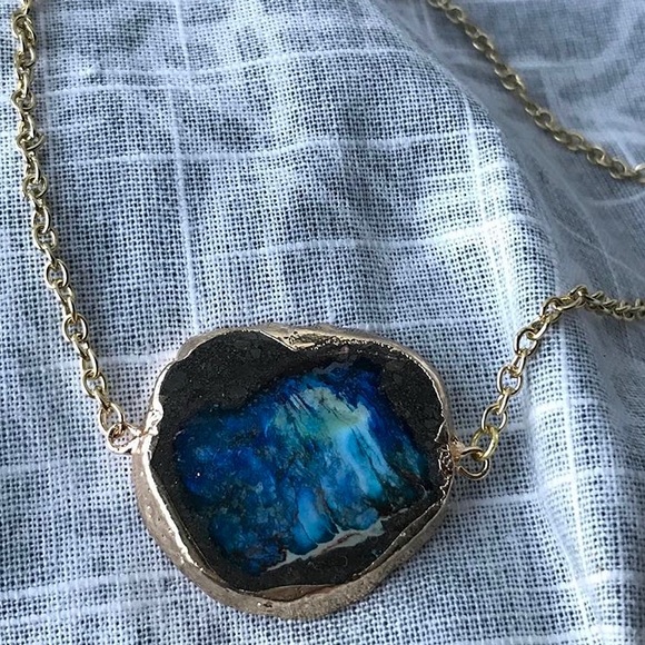 Jewelry - Handmade agate slice necklace